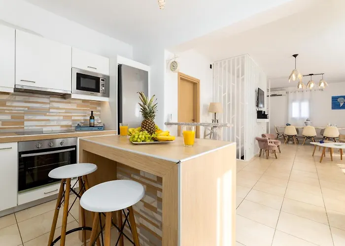 Crystal Iii * Chrisi Akti (Paros)